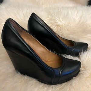 A5148 Black Leather Wedge